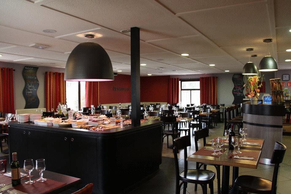 Kyriad Carcassonne - Aéroport Restaurant photo